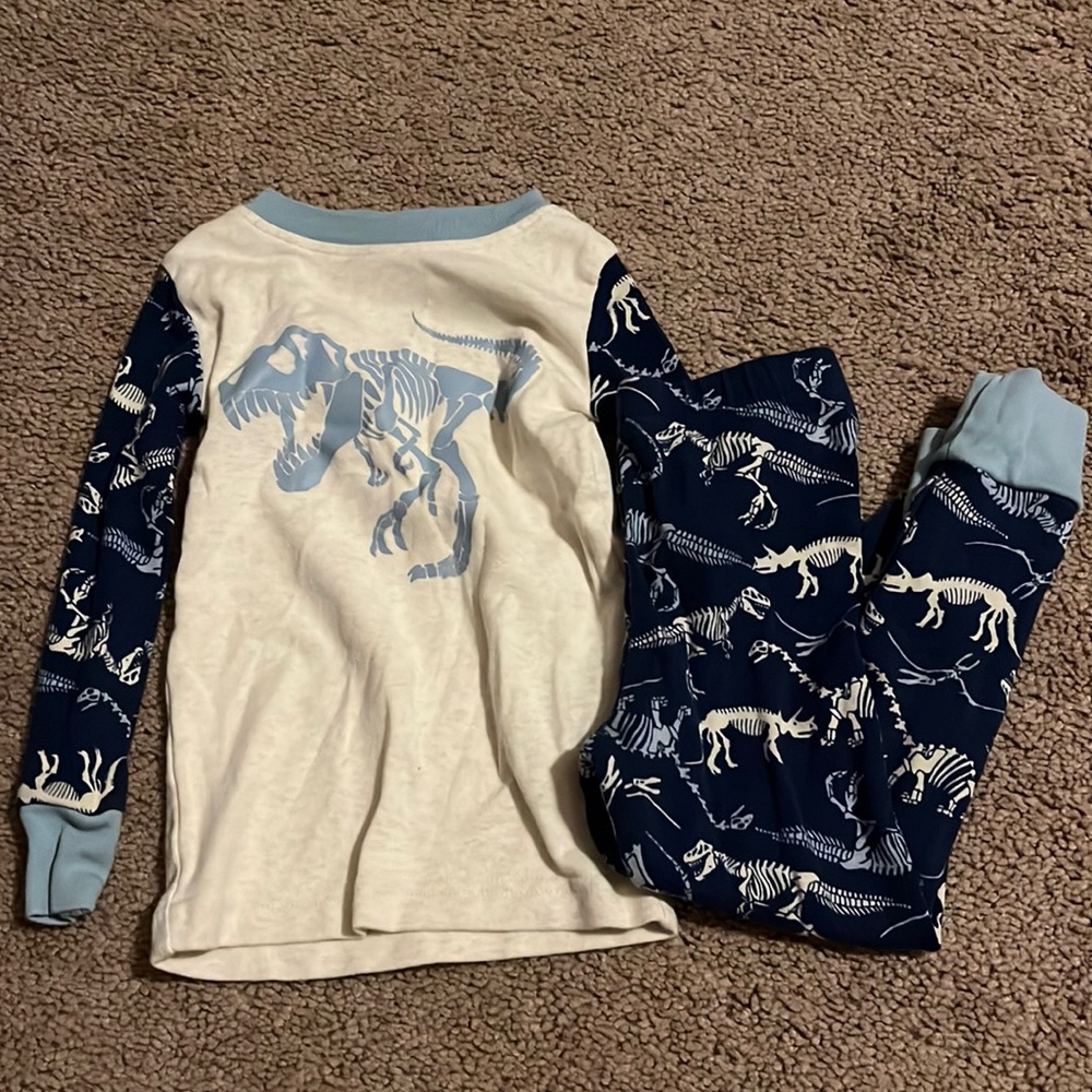 Toddler boys 3T pajamas set